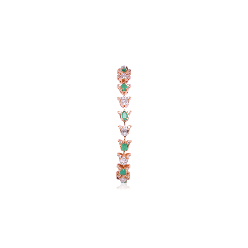 Dazzling Diamond Bracelet with Emerald Studded Dazzling Diamond Bracelet with Emerald Studded