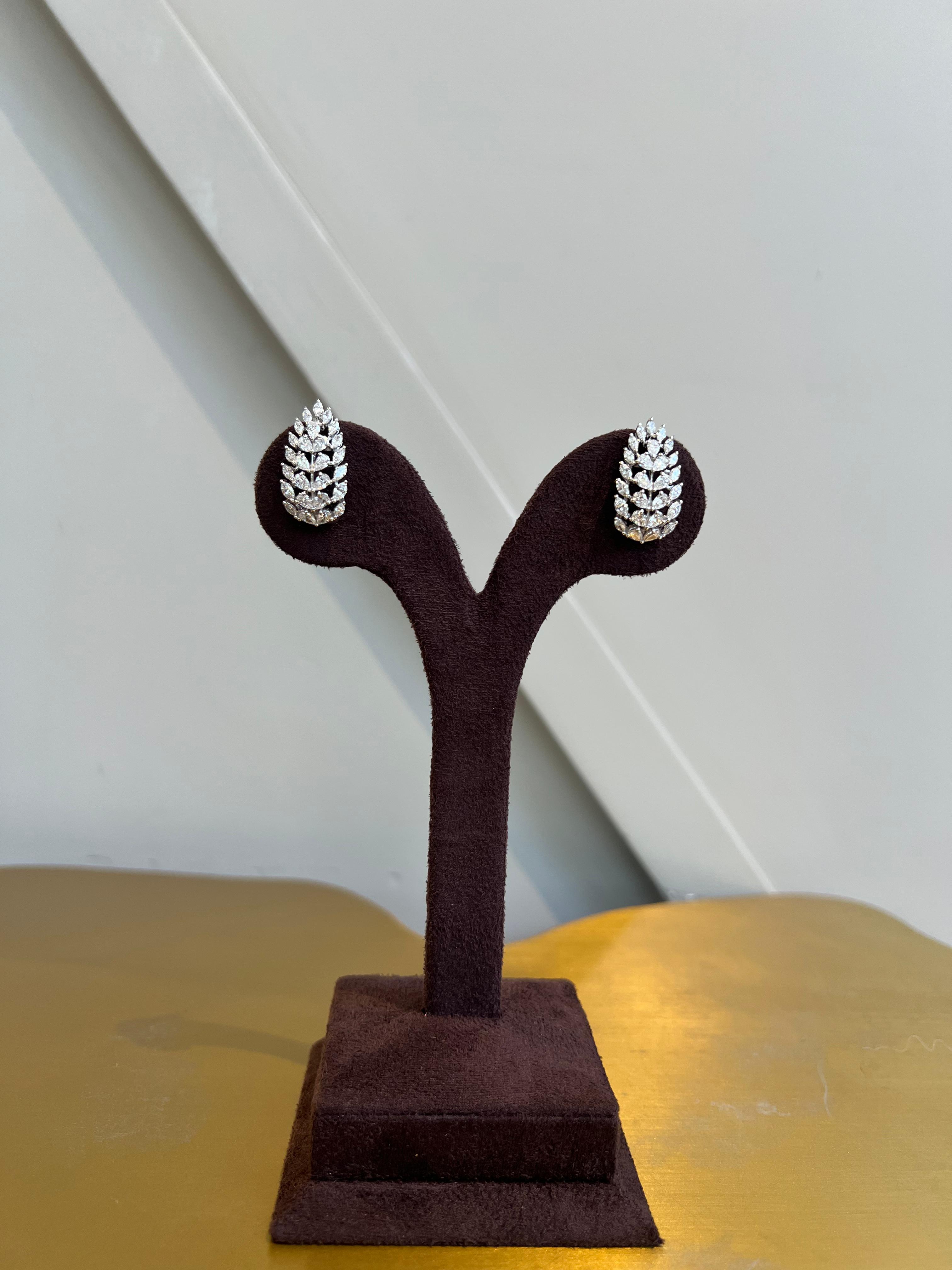 Exquisite Diamond Tops Exquisite Diamond Tops