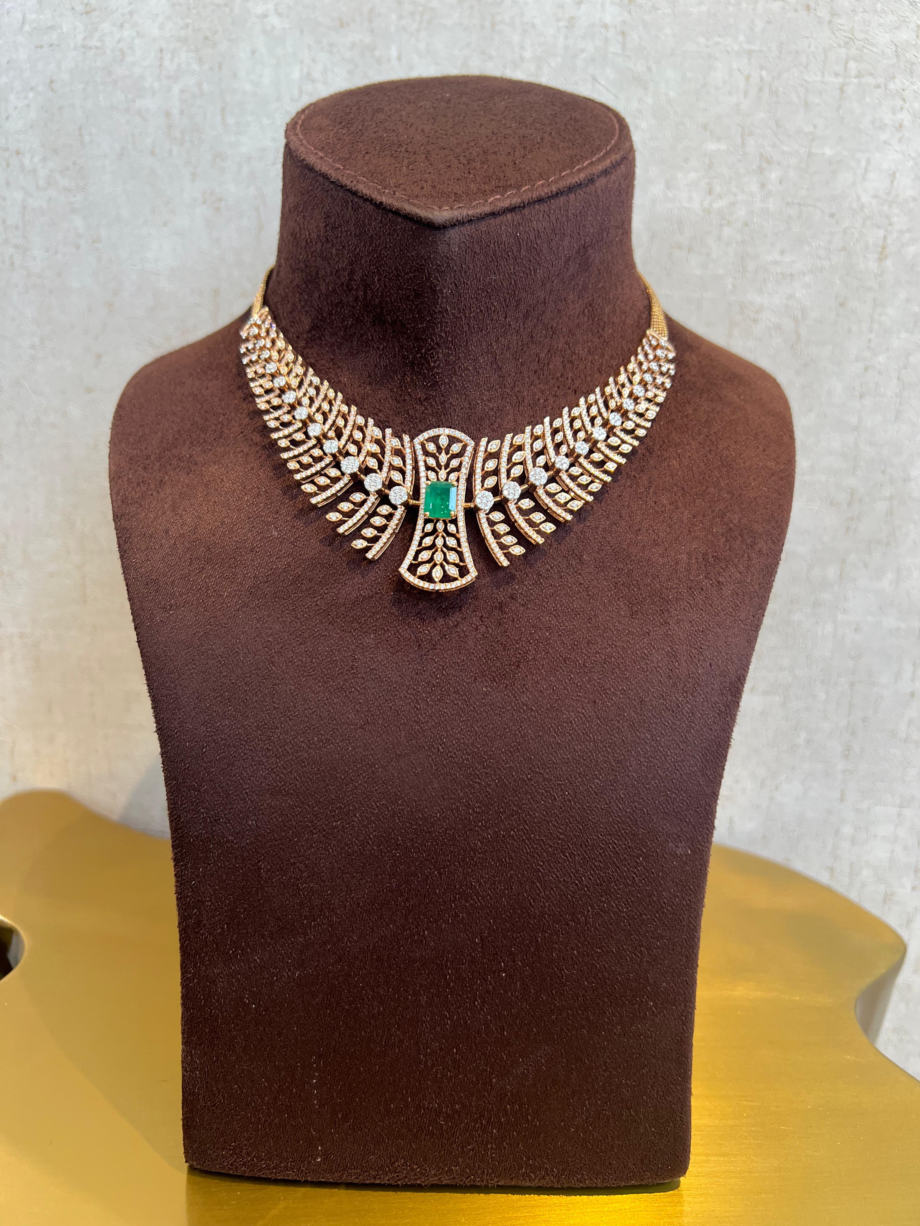 Scintillating Diamond Necklace Scintillating Diamond Necklace