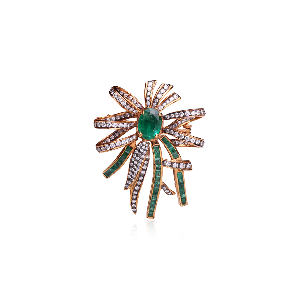 Emerald Studded Diamond Pendant