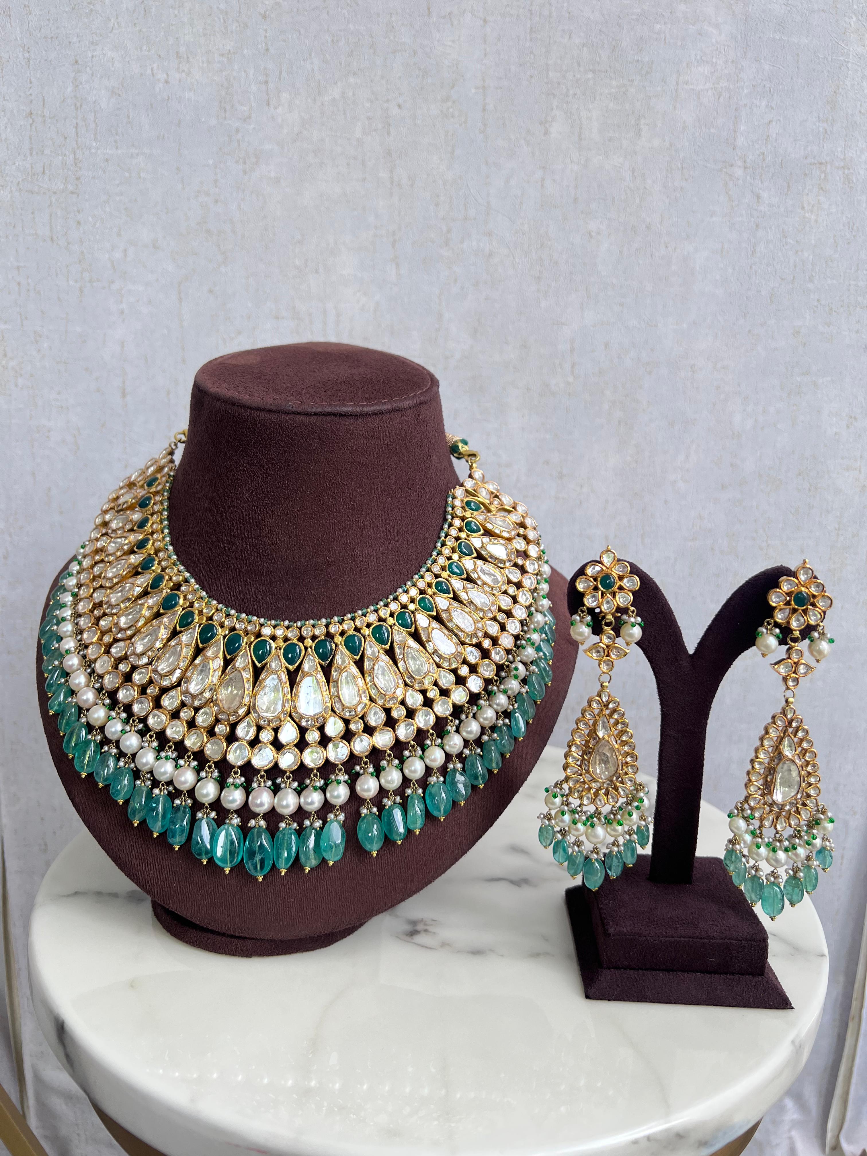 Kundan Jhoda Akbar Necklace with Emeralds Kundan Jhoda Akbar Necklace with Emeralds