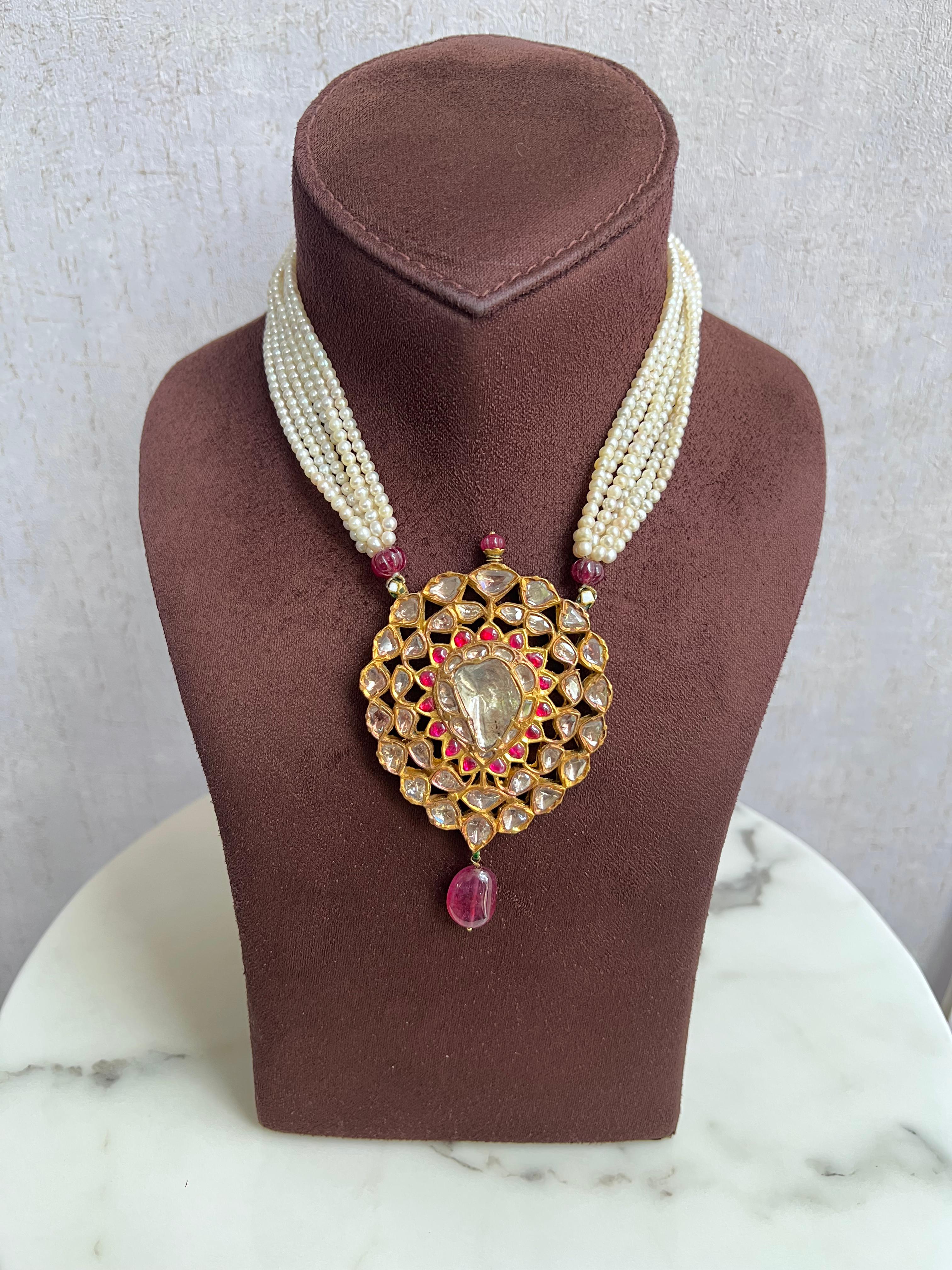 Kundan Pendant With Pearl Beads Kundan Pendant With Pearl Beads
