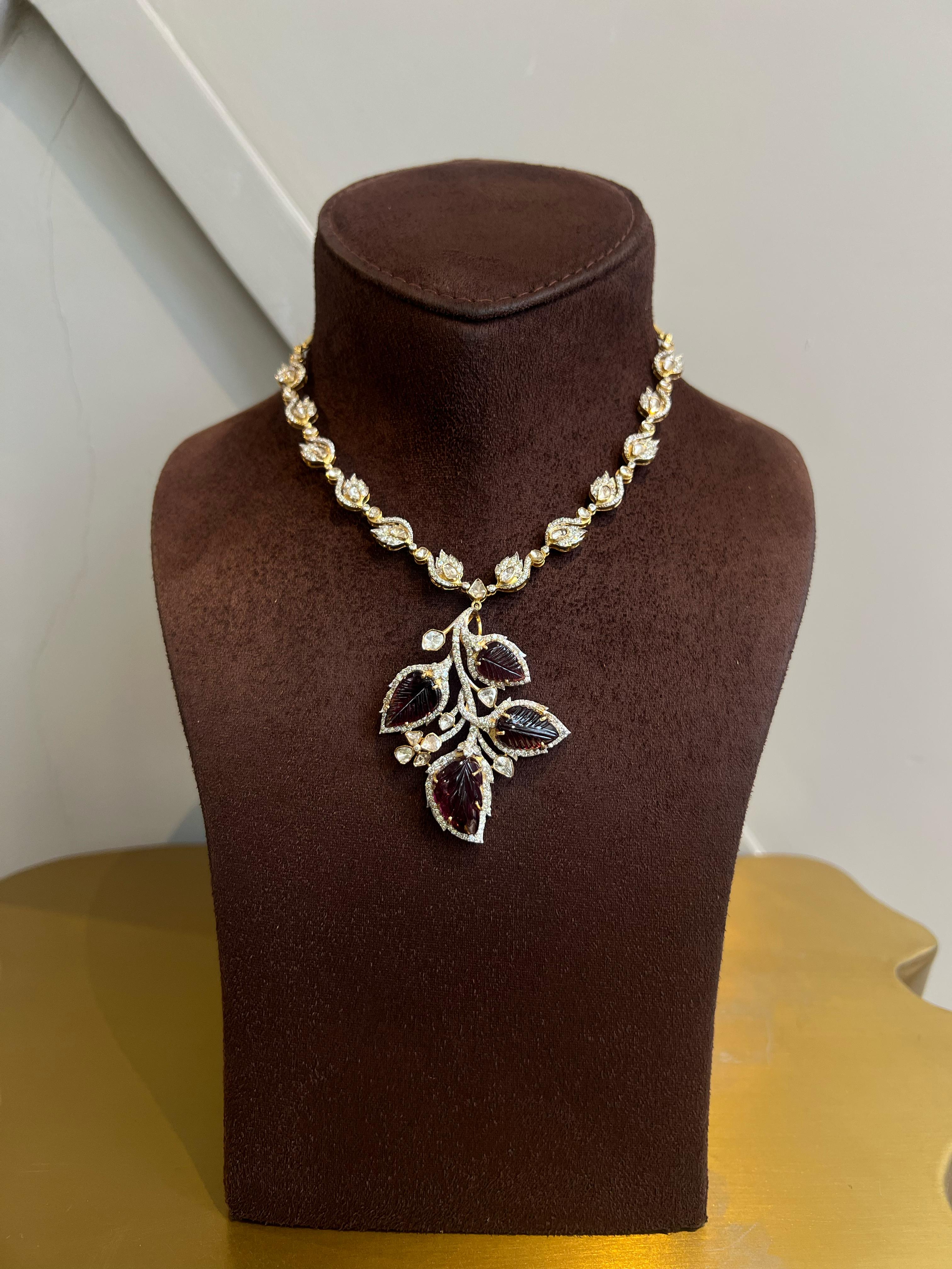 Carved Leaf Shape Tourmaline Necklace Carved Leaf Shape Tourmaline Necklace